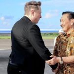 Luhut Tawarkan Elon Musk Bangun Landasan Roket di Papua